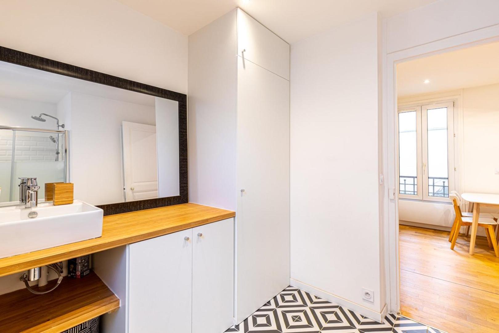 Guestready - Sejour Romantique Dans Le 20e Arr. * Parijs